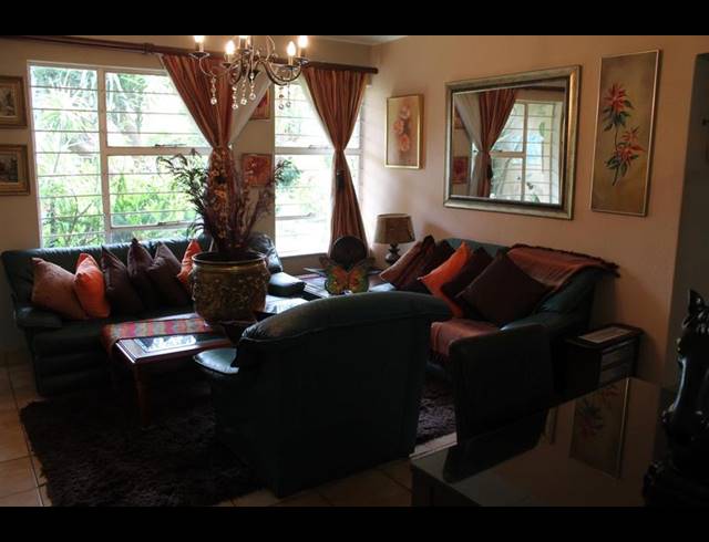 2 BEDROOM TOWNHOUSE FOR SALE IN BEDFORD GARDENS